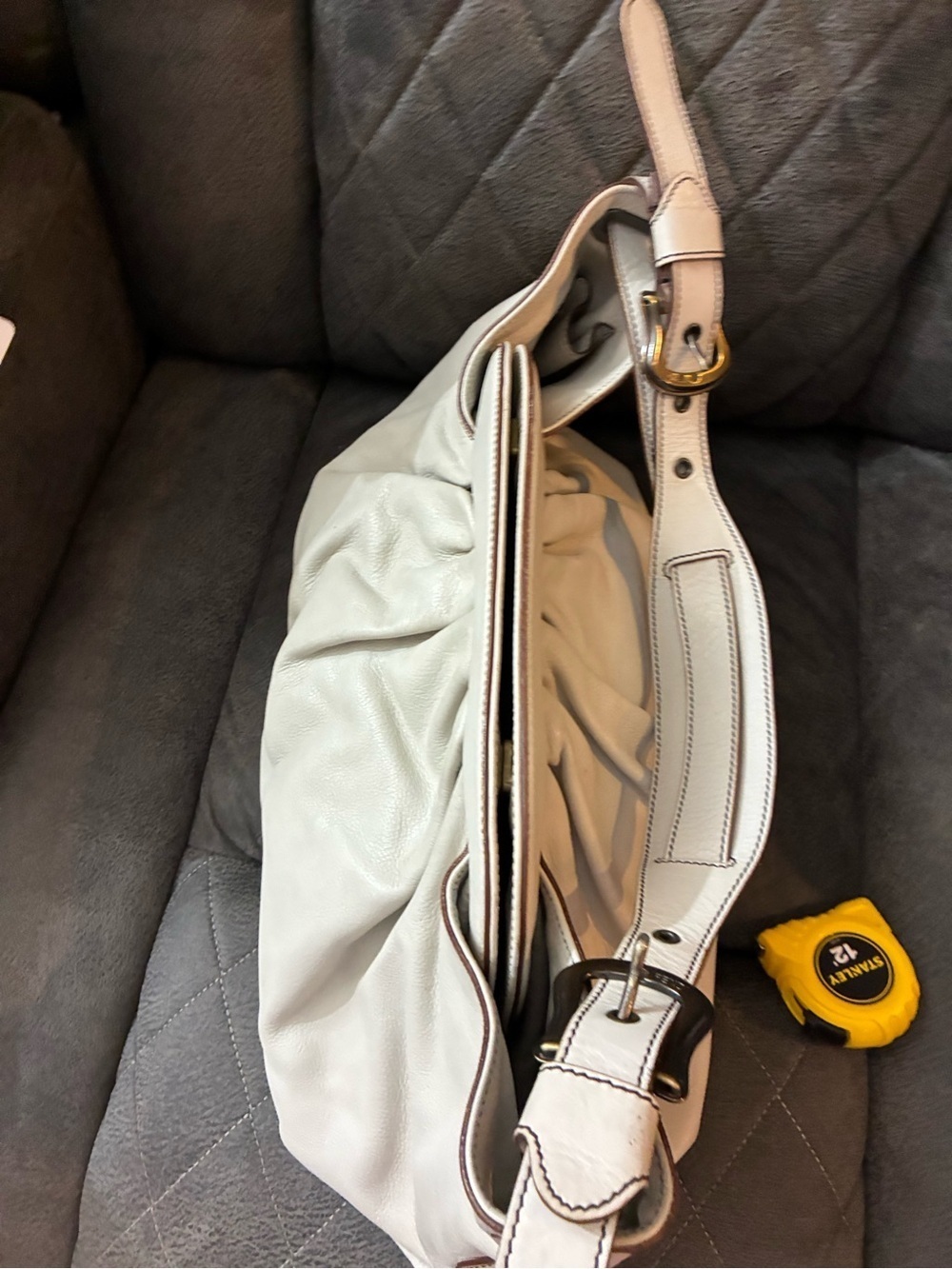 Authentic Fendi Women’s Soft Leather Shoulder Bag in Light Gray - Picture 5 of 10